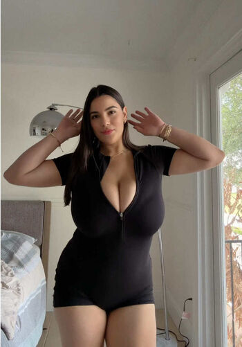 Full leaked Annabelle skye/ private onlyfans photo