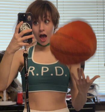 mimidoescosplay