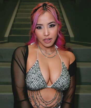 Mina Shirakawa