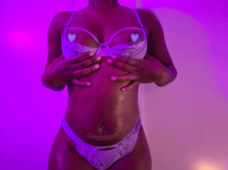 mo2cheeky