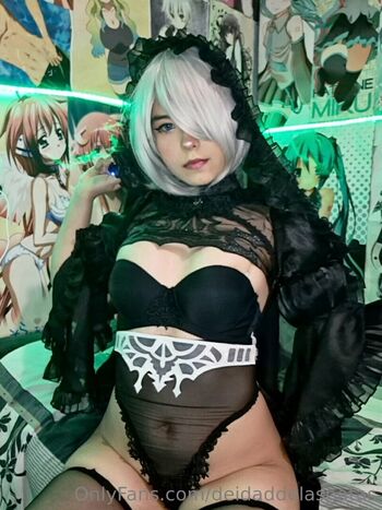 Momoiro Cosplay