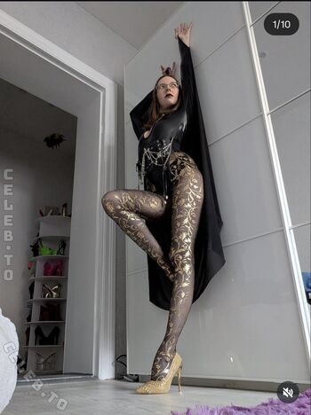 Full leaked Mrs crazy page private onlyfans photo