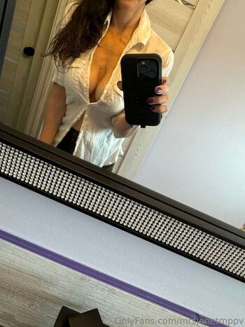 Full leaked Mrsjanetm private onlyfans photo