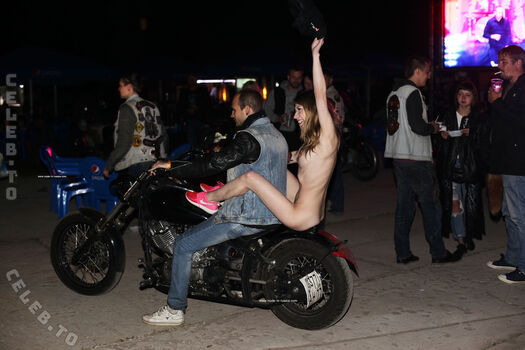 Nackt In Russland