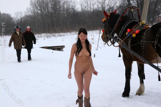 Nackt In Russland