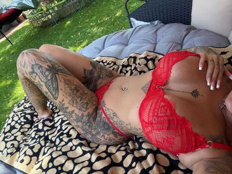 nadine.inked