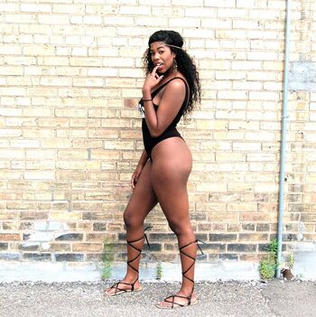 Full leaked Naomi simone page private onlyfans photo