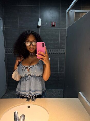 Full leaked Naomi private onlyfans photo