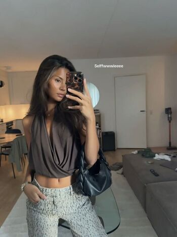 Nathalie Lok