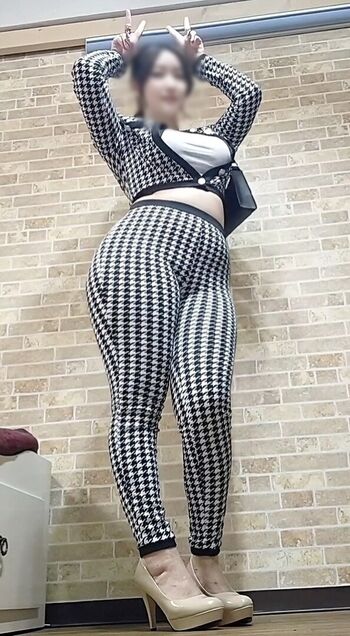 Nene_booty
