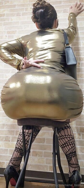 Nene_booty