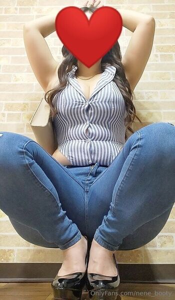 Nene_booty