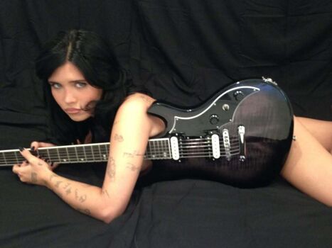 Nessa Barrett