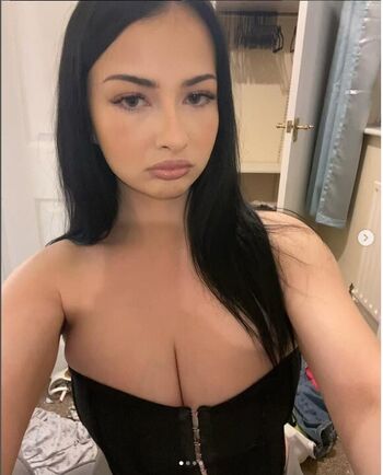 Nextdoorlilly