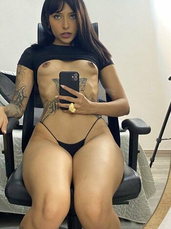 Full leaked Niacakes private onlyfans photo