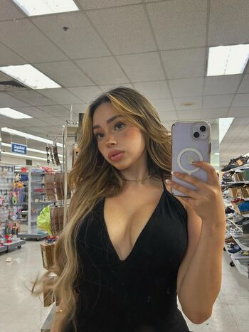 nicolledezaa