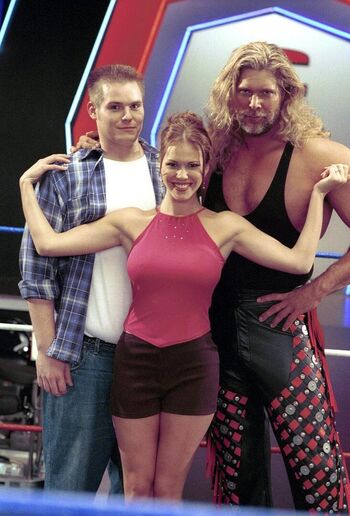 Nikki Cox