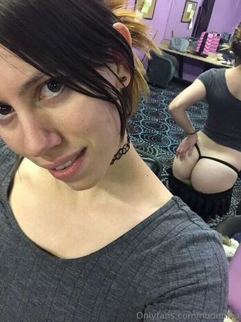 Nina Ryder