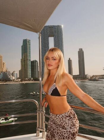 Full leaked Nuki van lent page private onlyfans photo