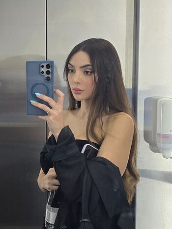 Full leaked Nyvi estephan page private onlyfans photo