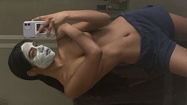 Full leaked Emely davis/ private onlyfans photo