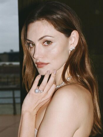 Phoebe Tonkin