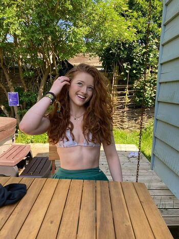 phoebeisginger