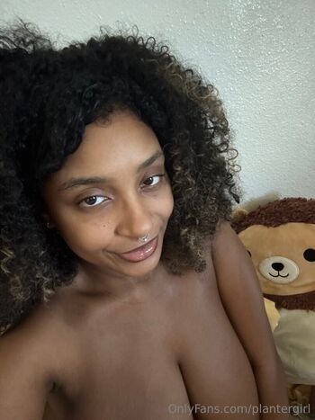 Full leaked Planterriah private onlyfans photo