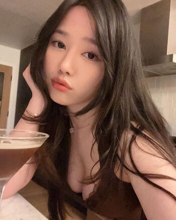Full leaked Billie eilish fake/ private onlyfans photo