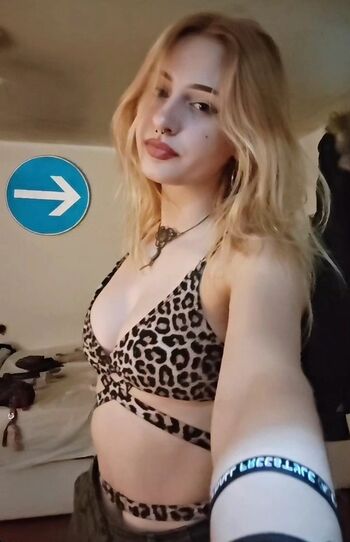 Full leaked Sweetblondie/ private onlyfans photo
