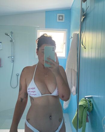 Full leaked Rayna widger page private onlyfans photo
