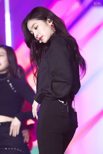 Full leaked Red velvet private onlyfans photo