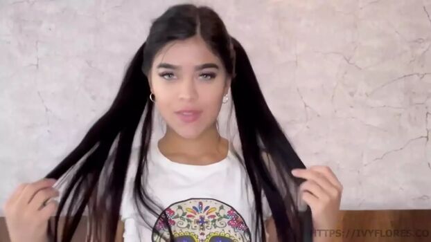 Riana Flores