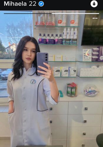 Full leaked Romanian girls private onlyfans photo