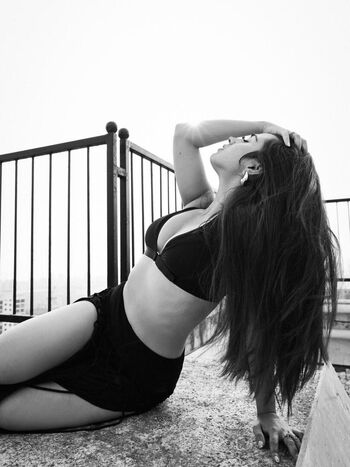 Full leaked Roshni walia private onlyfans photo