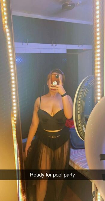Full leaked Rowhi rai private onlyfans photo