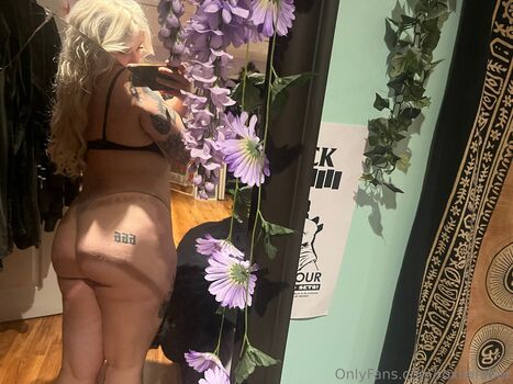Roxi Amber