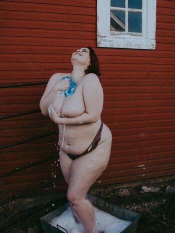 Ruby Roxx