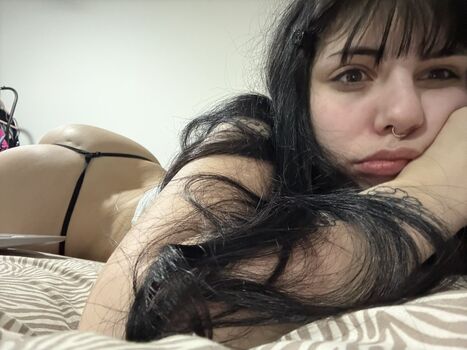Sadgirlfetish
