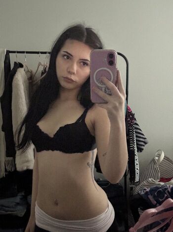 Sadgirlfetish