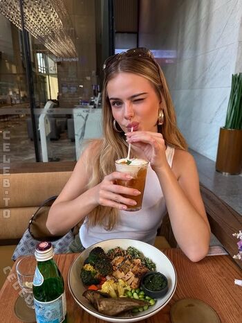 Sara Crumbeleg