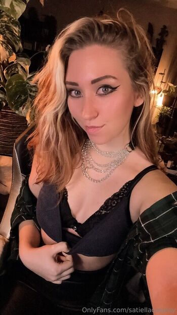 Satiella Cosplay