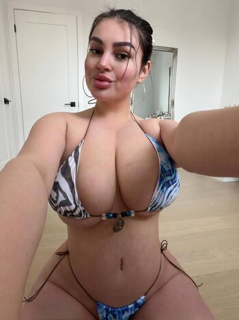 Savala Tee