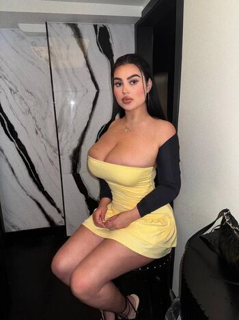 Savala Tee
