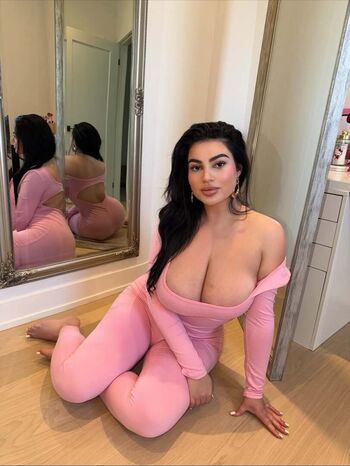 Savala Tee