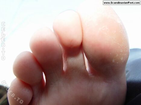 Scandinavian Feet