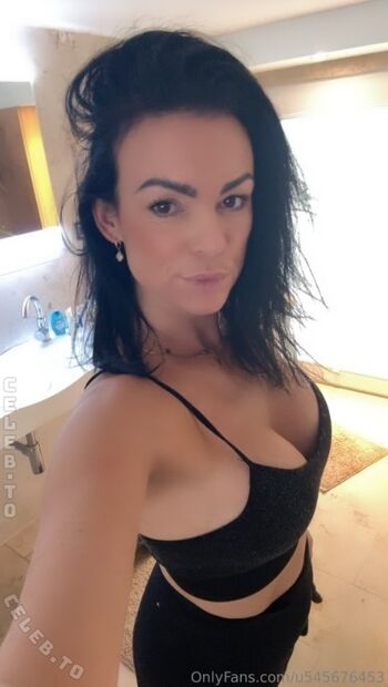 Scarlett Amour World