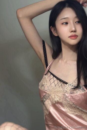 Full leaked Luna vale/ private onlyfans photo
