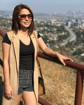 Sheena dela Cruz