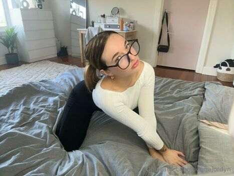 Sienna Romari